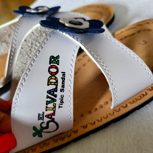 El Salvador sandals - Picture 3 of 4